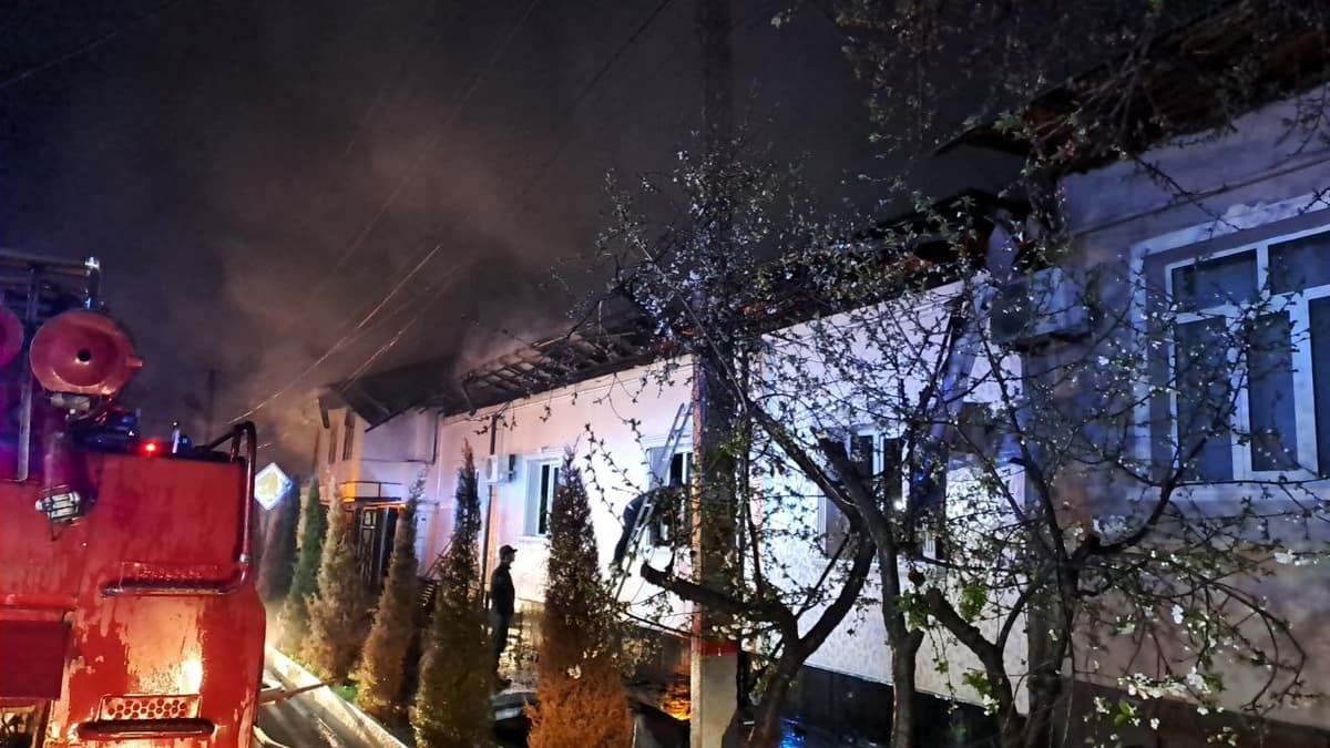 Do‘rmonda bir-biriga tutash 3 ta uyda yong‘in sodir bo‘ldi