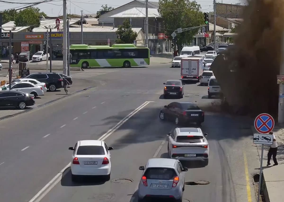 В Ташкенте прорвало водопровод высокого давления