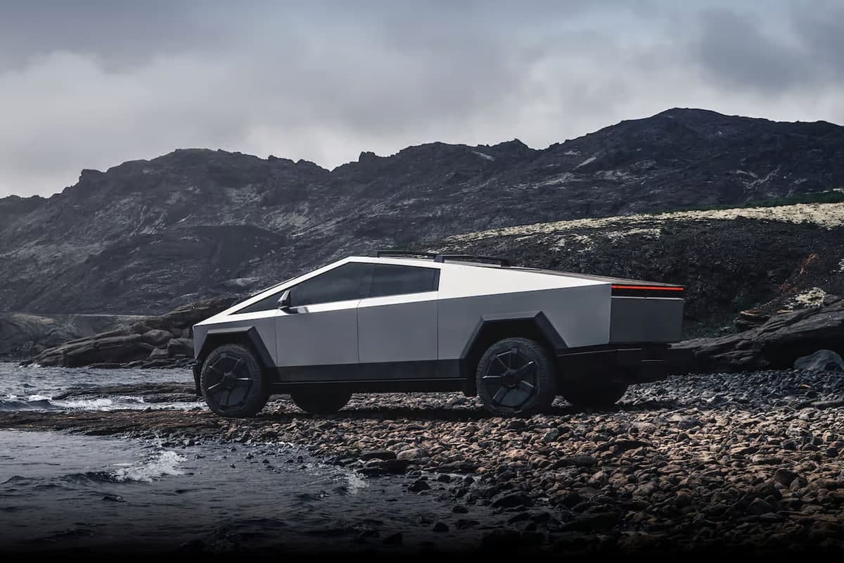 Tesla Cybertruck савдоси пасайиб кетди, компания муаммоларга дуч келмоқда