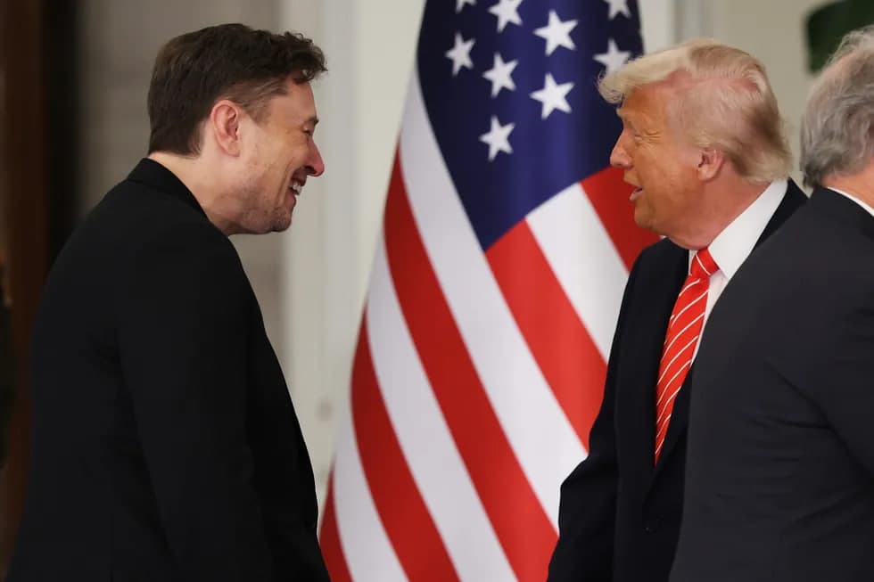 Трамп ва Маск яна баҳслашиб қолди