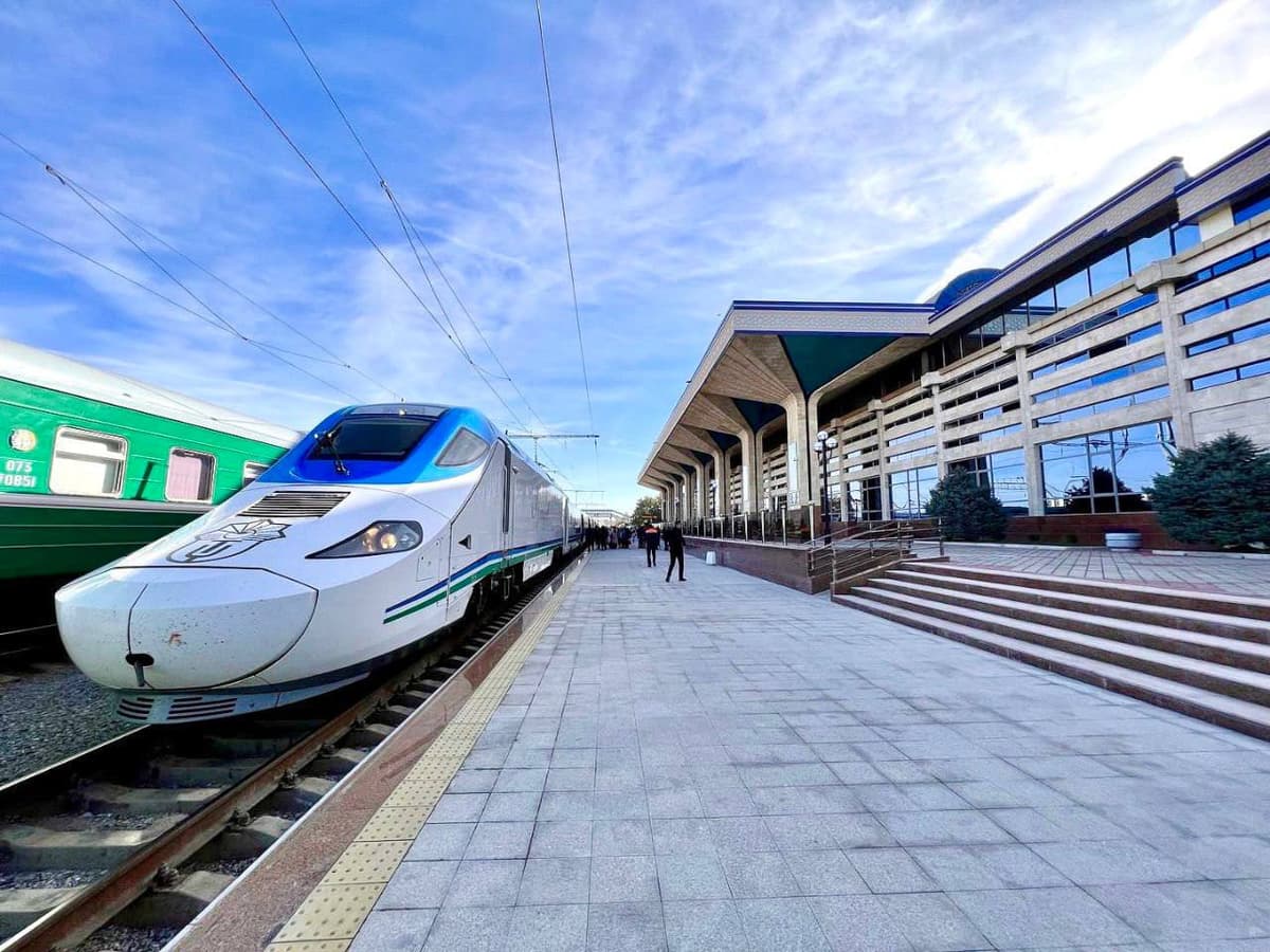 Samarqand-Toshkent yo‘nalishida qo‘shimcha «Afrosiyob» poyezdi qatnovi yo‘lga qo‘yiladi