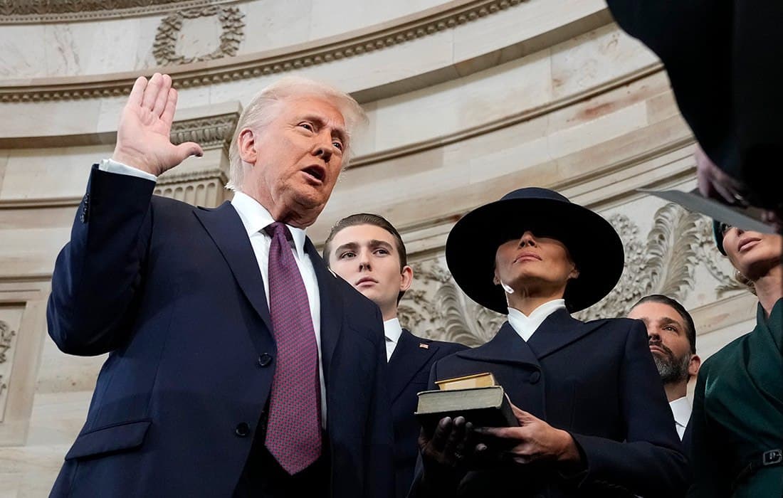 Дональд Трамп официально вступил в должность президента США