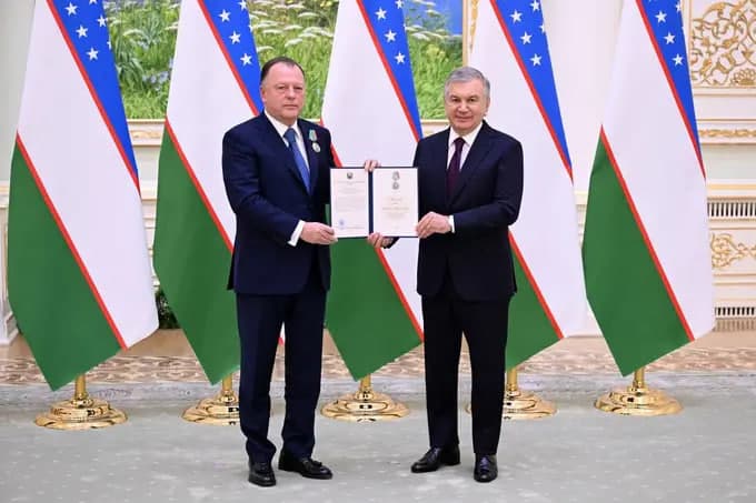 Shavkat Mirziyoyev awards Dustlik Order to International Judo Federation President