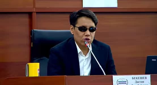 Kyrgyz citizens charged $15 fee to cross Uzbekistan border with tinted windows, MP calls for action