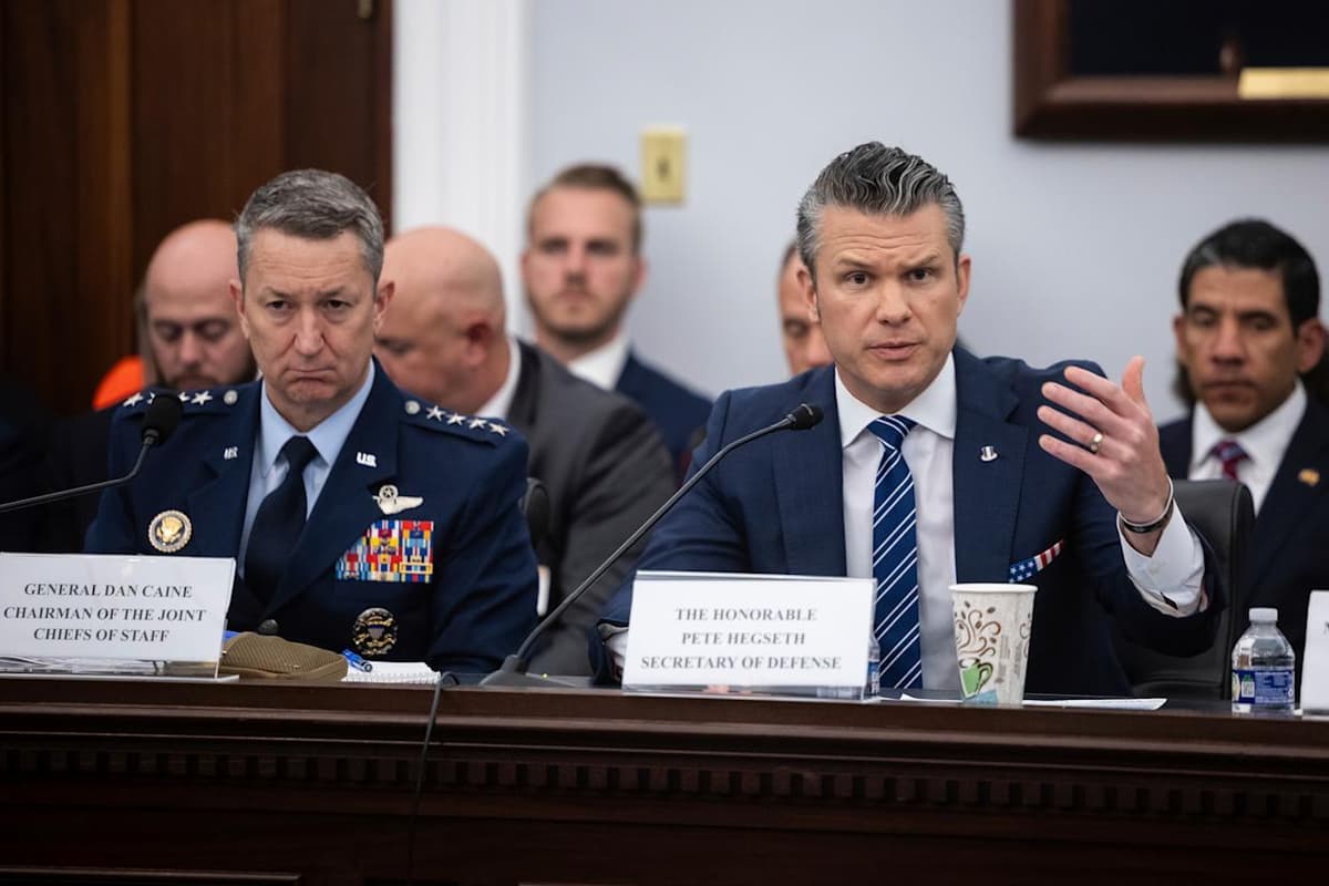 Pentagon rahbari Ukrainaga yordam budjeti qisqartirilishini e’lon qildi