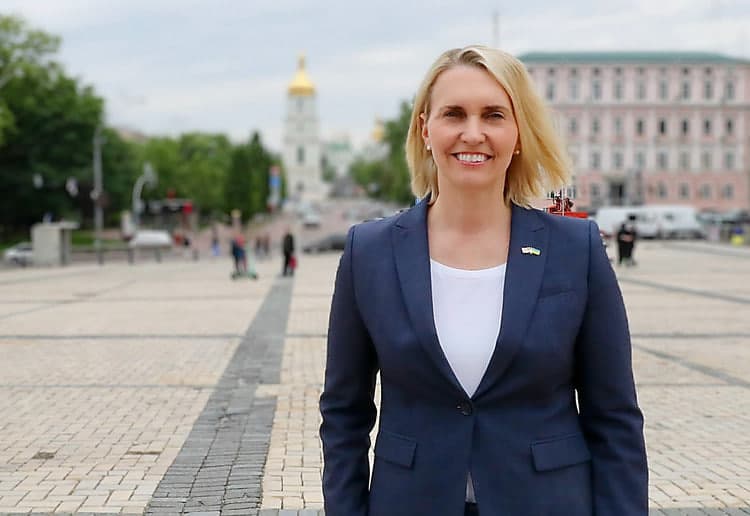 AQShning Kiyevdagi sobiq elchisi: Trampning Ukrainaga bosimi tufayli ketdim