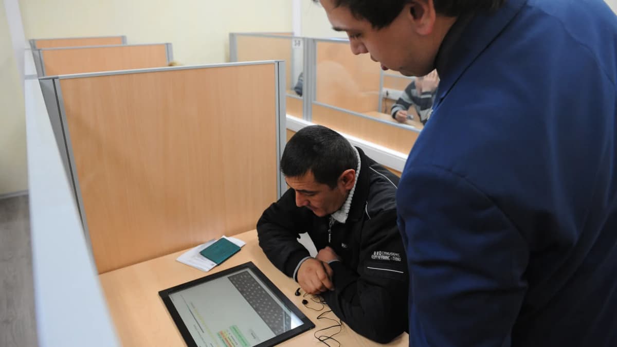 Rossiyada migrantlar uchun rus tili imtihoni qiyinlashtirildi