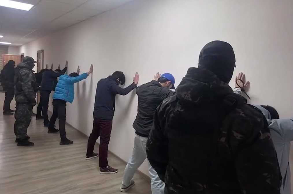В Ташкенте задержана группа подростков, запугивавших людей и вымогавших деньги