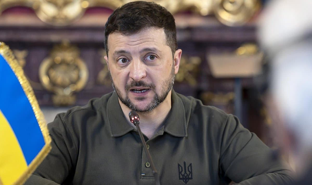 «Украина НАТОга кирмайдиган бўлса, бизга ядровий қурол беринг» — Зеленский