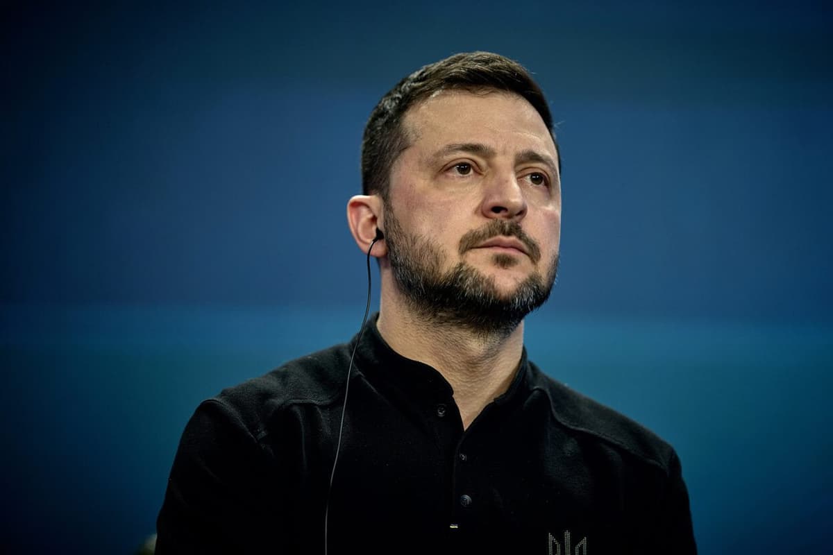Zelenskiy Tramp bilan tortishganidan keyin uzr so‘rashni istamadi