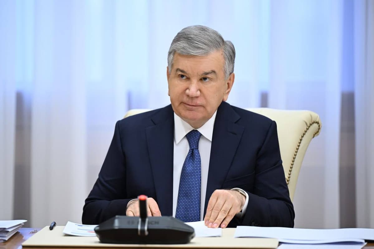 Пожизненное за педофилию и арест за домогательства: президент подписал указ о защите женщин и детей