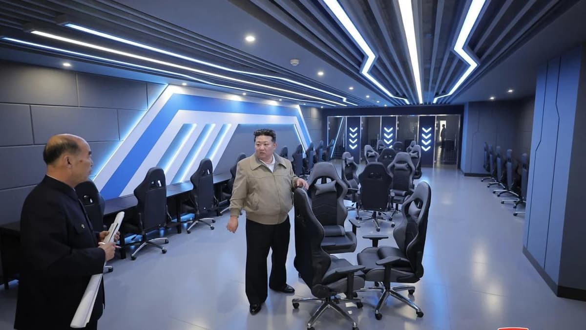 Kim Chen In Shimoliy Koreyada ilk kompyuter o‘yinlari klubini ochib berdi