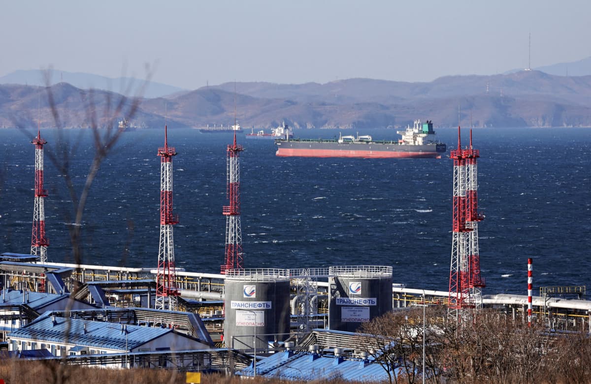 Reuters: Xitoy va Hindiston Rossiyadan neft sotib olishni to‘xtatdi