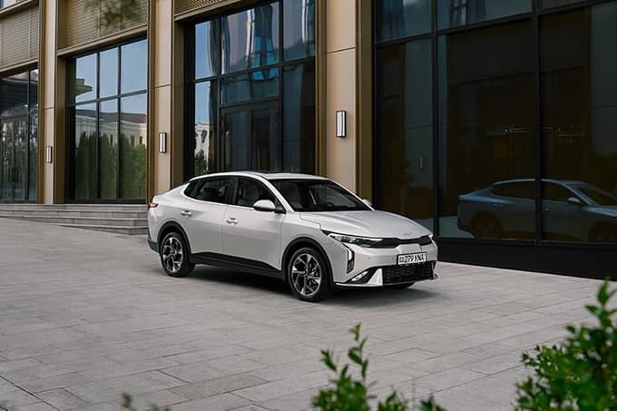 Kia объявляет о старте продаж нового седана K3