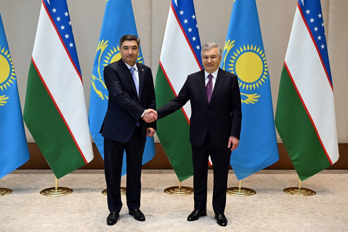 Президент Узбекистана принял премьер-министра Казахстана