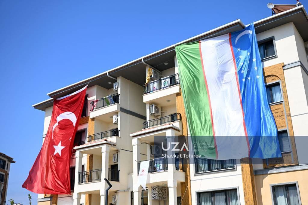 Turkiyaning zilziladan jabrlangan Hatay viloyatida O‘zbekiston mahallasi ochildi