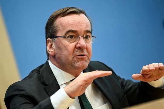 Germaniya Kanadaga suvosti kemalarini taklif qilmoqda