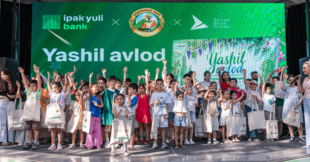 Ipak Yuli Bank butun O‘zbekiston bo‘ylab bolalar yaratgan ekologik almanaxni taqdim etdi