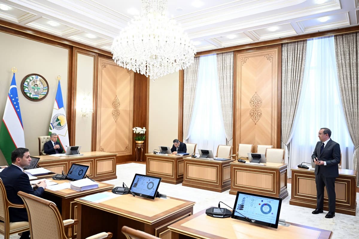 Президент Узбекистана ознакомился с планами развития автопрома