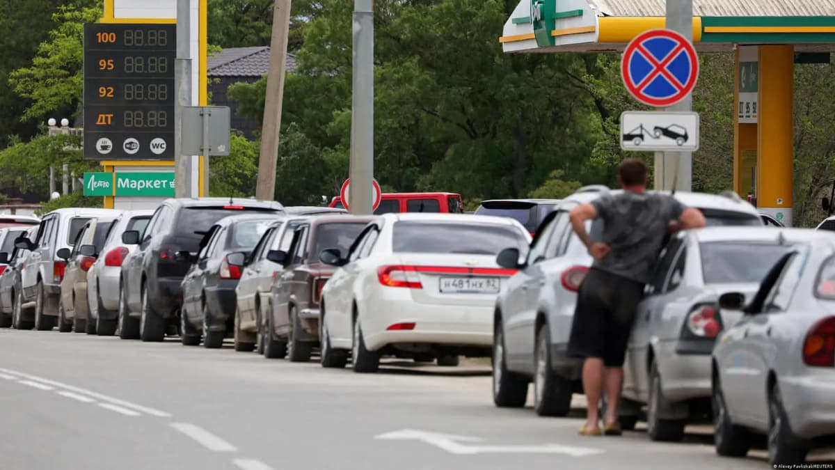 Rossiyada benzin sotuviga cheklovlar kengaymoqda