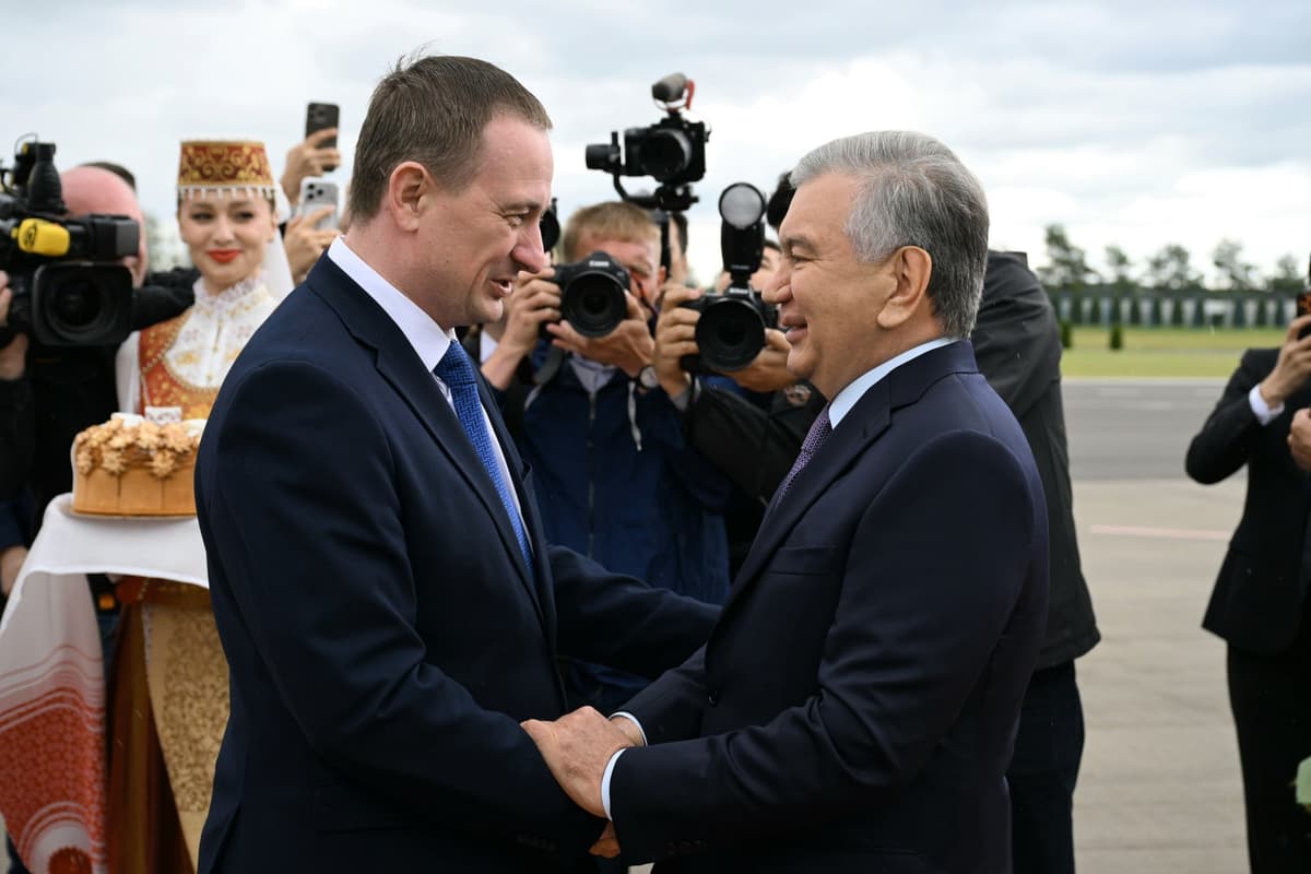 Shavkat Mirziyoyev Belarusga rasmiy tashrif bilan bordi