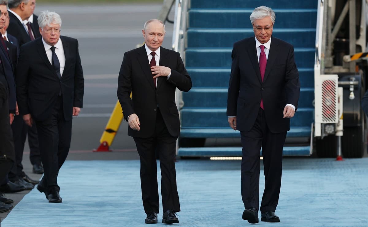 Putin davlat tashrifi bilan Qozog‘istonga bordi