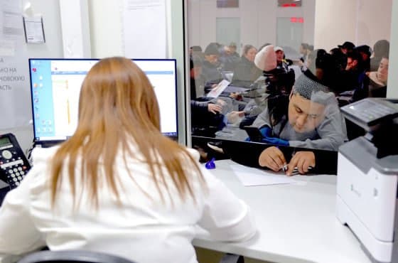 Иностранцам в России сократили срок прохождения обязательного медосмотра