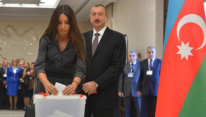 Ozarboyjonda navbatdan tashqari prezidentlik saylovi o‘tkaziladi