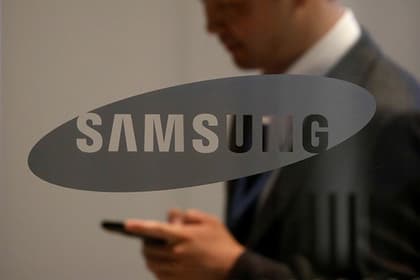 Samsung yig‘iluvchi ekranli smartfonini qachon chiqarishini oshkor qildi
