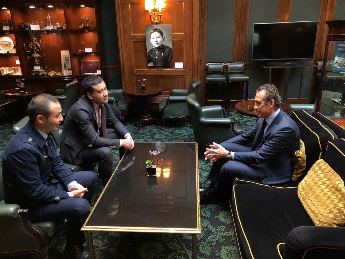 O‘FF prezidenti Xorxe Valdano bilan uchrashdi