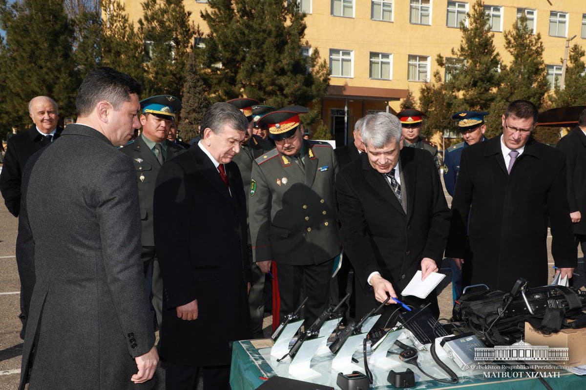 Prezident zamonaviy aloqa vositalarini ko‘zdan kechirdi