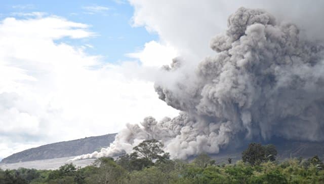 Sumatrada Sinabung vulqoni otildi