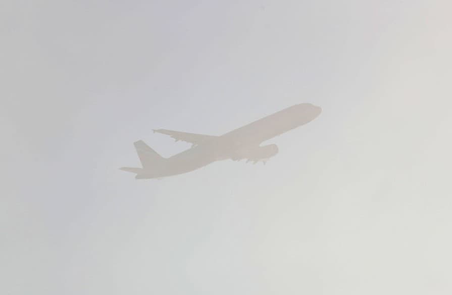 Qirg‘iziston parlamenti spikeri bo‘lgan samolyot Toshkent aeroportiga qo‘na olmadi