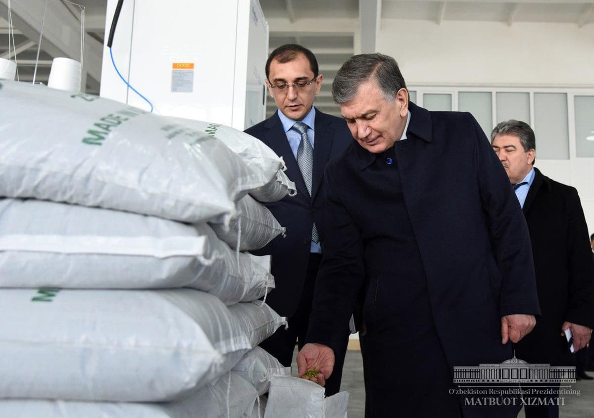 Prezident Termizda ijtimoiy-iqtisodiy loyihalarni ko‘zdan kechirdi 