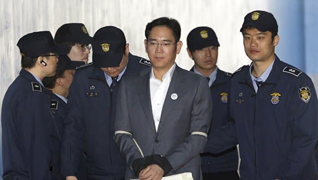 Samsung vitse-prezidenti qamoqdan chiqarildi