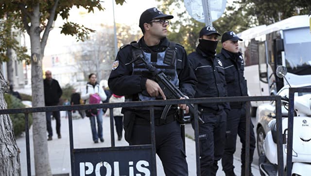 Turkiyada maktab o‘quvchilari o‘qqa tutildi 