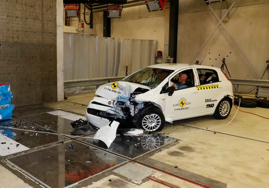 Bunaqasi bo‘lmagan: Fiat Punto avtomobili xavfsizligi 0 ga baholandi 
