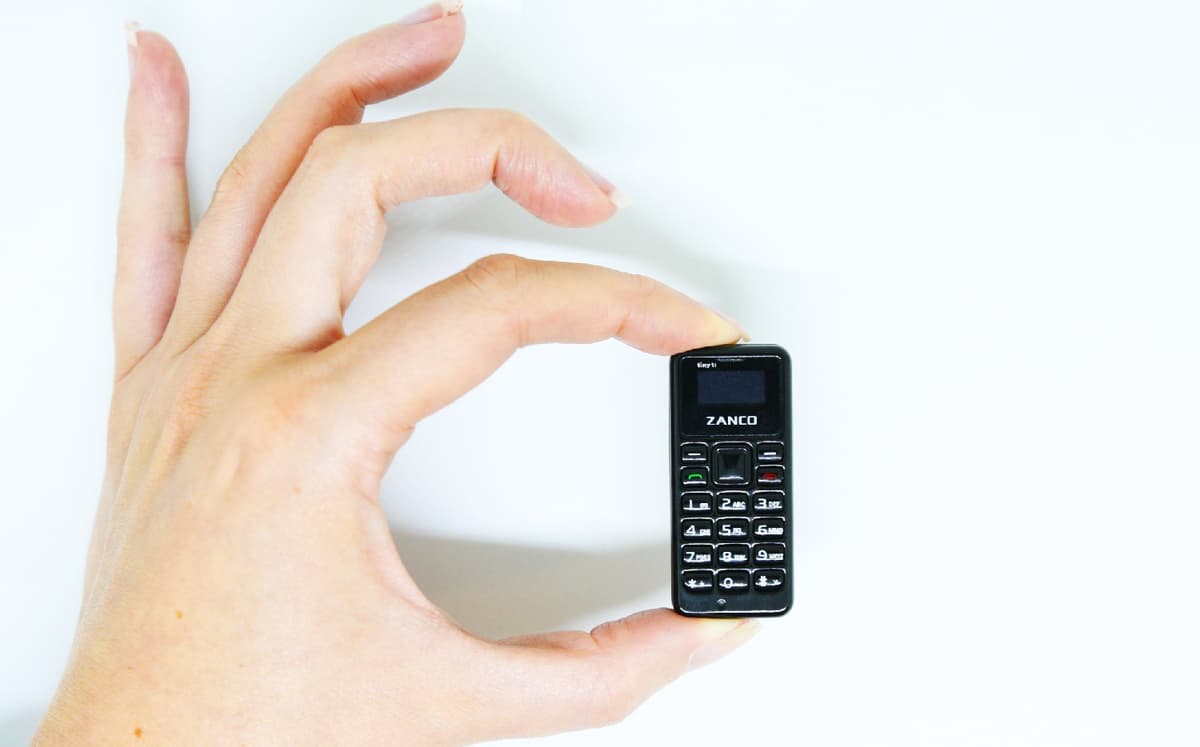 Dunyodagi eng kichkina telefon taqdim etildi