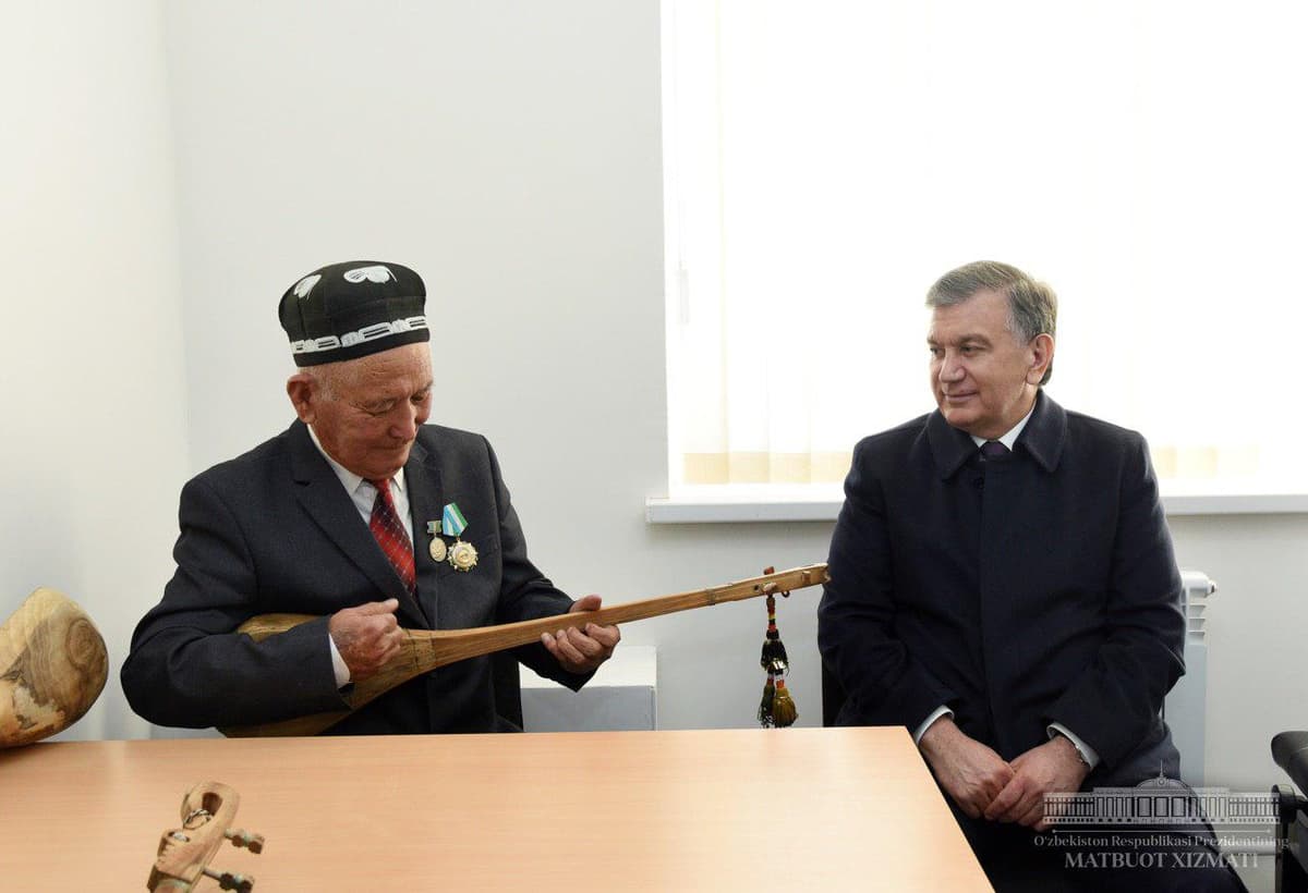 Мирзиёев «Амударё» болалар оромгоҳи ва Бахшилар мактабига борди