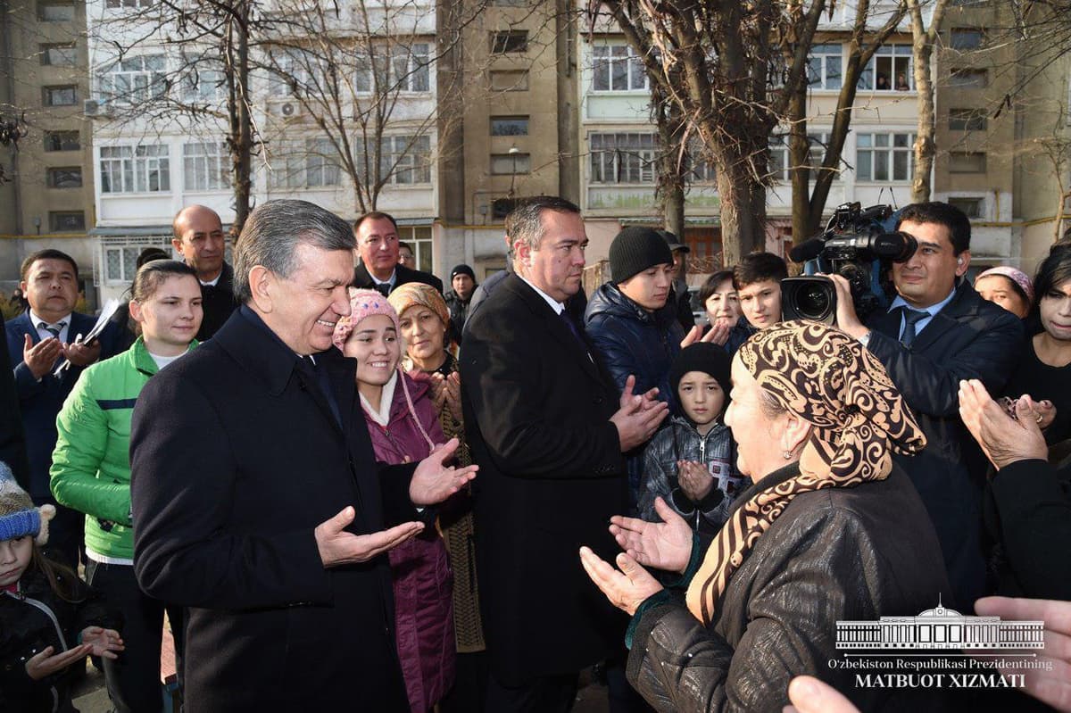 Shavkat Mirziyoyev Yangiyo‘l aholisi bilan uchrashdi