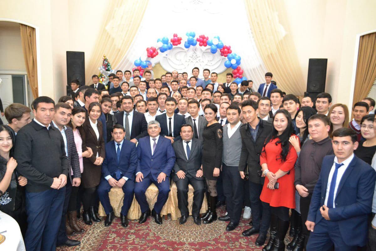 Sirdaryo viloyati hokimi​ Toshkent shahridagi sirdaryolik yoshlar bilan uchrashdi