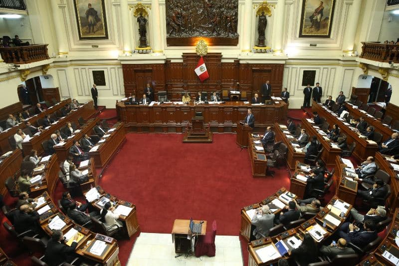 Peru Vazirlar mahkamasining qariyb yarmiga yangilandi