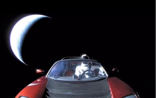 Коинотга учирилган Tesla машинаси сунъий йўлдош деб тан олинди