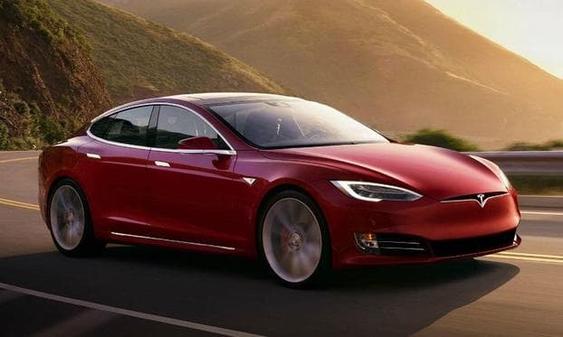 Tesla Yevropada Mercedes va BMW’ni ortda qoldirdi