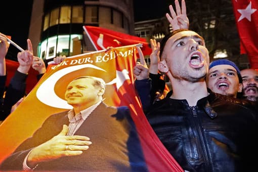 Gollandiya rasmiy ravishda Turkiyadagi elchisini chaqirib oldi