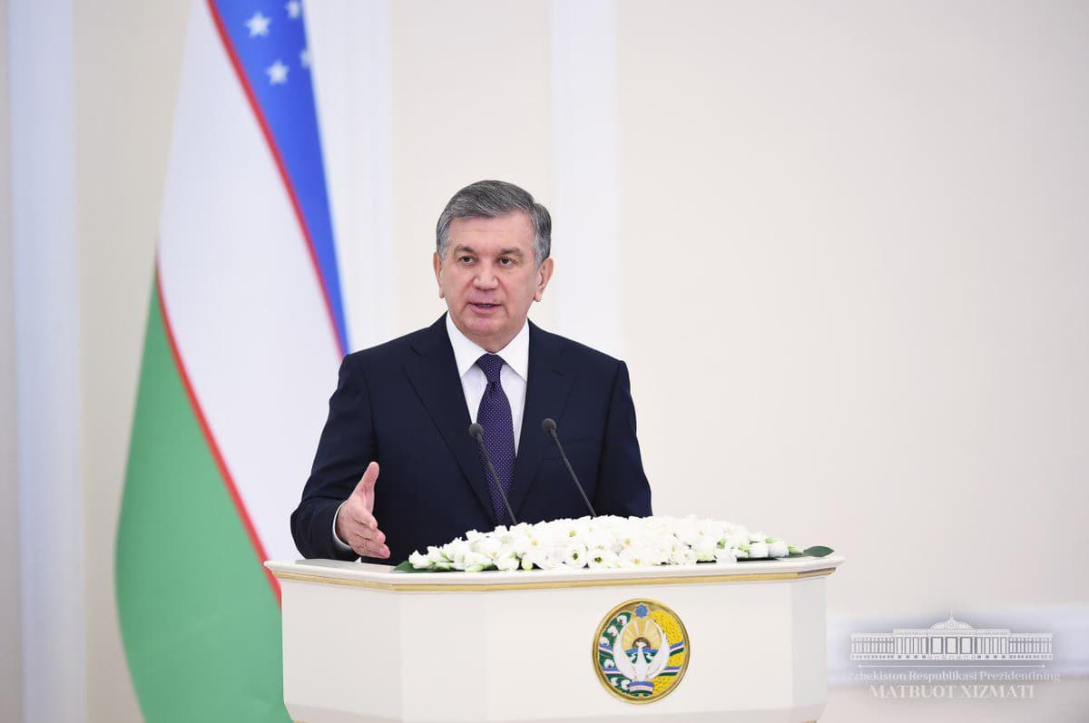 Mirziyoyev: «Hokimning obro‘si davlatning obro‘si, bitta pogon kiyganning emas!»