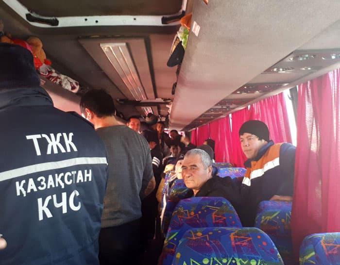 Qozog‘istonda to‘xtab qolgan avtobusdan qutqarilgan fuqarolar O‘zbekistonga qaytdi