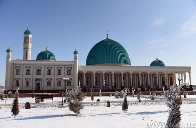 Prezident «Imom eshon Muhammad» jome masjidida yaratilgan sharoitlar bilan tanishdi