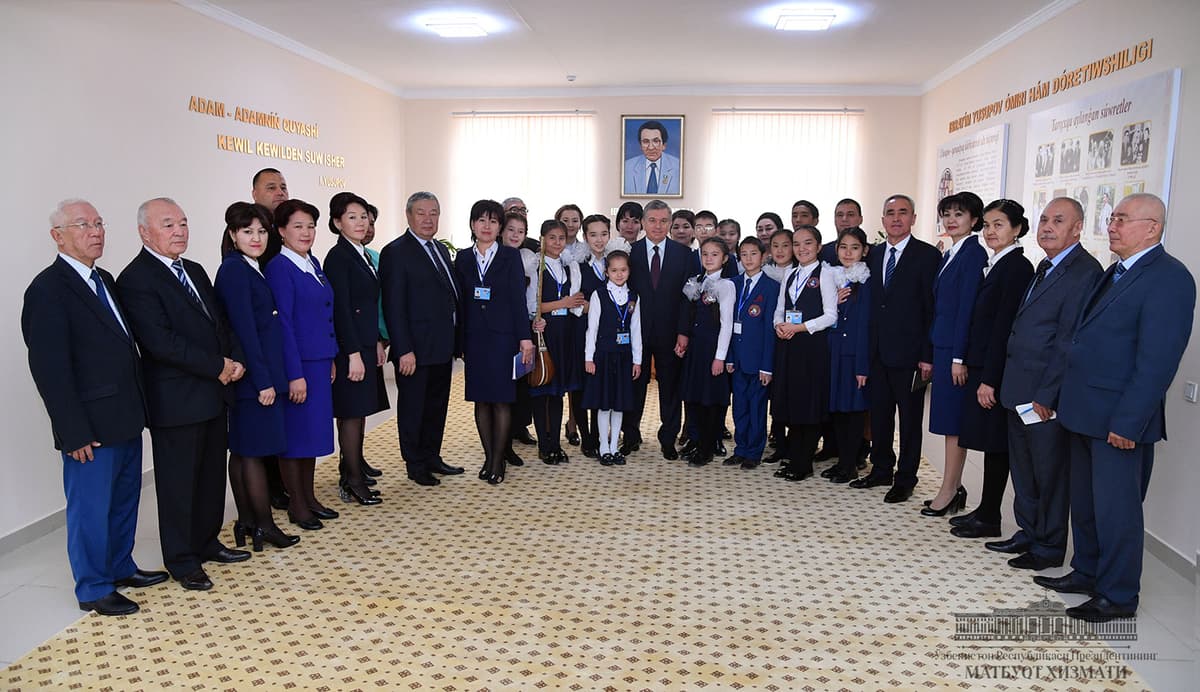 Shavkat Mirziyoyev maktab-internat faoliyati bilan tanishdi