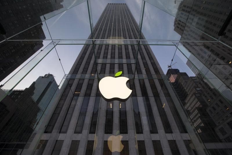 iPhone sohibasi Apple'ga qarshi trillion dollarlik ish qo‘zg‘atdi 